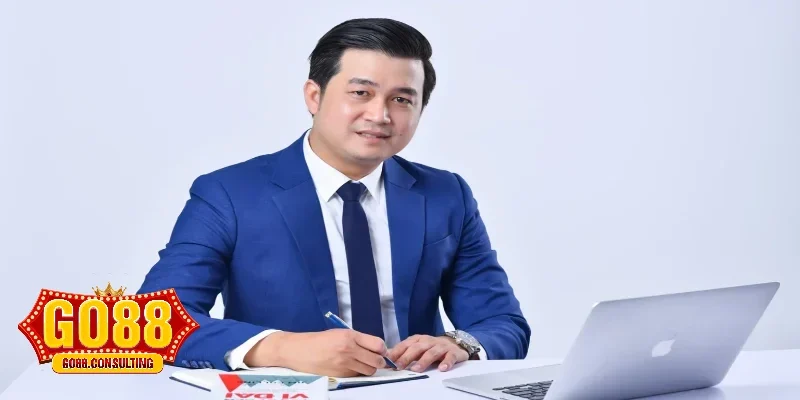 Nam CEO có duyên với ngành giải trí